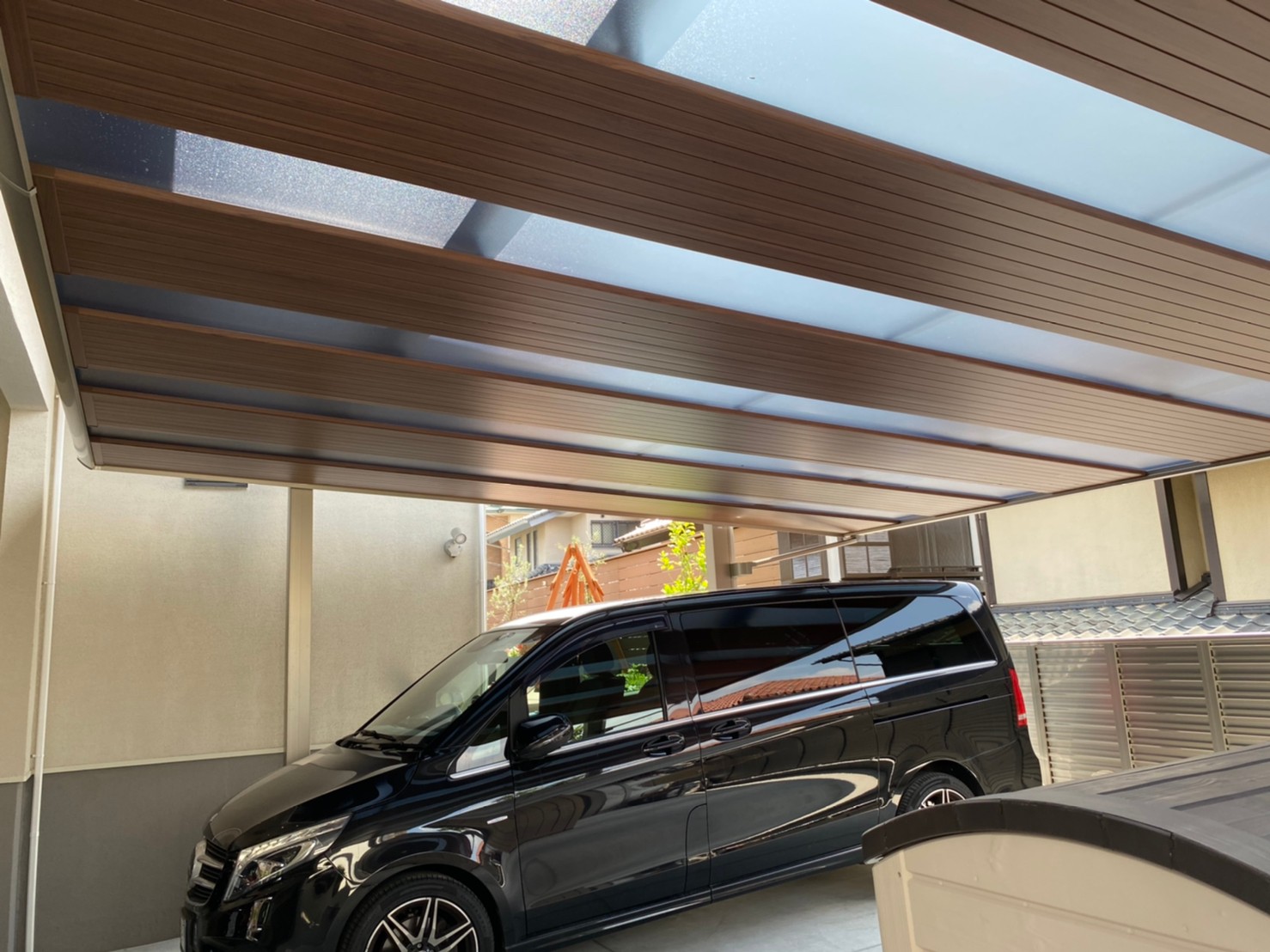 大きなカーポートで楽々駐車