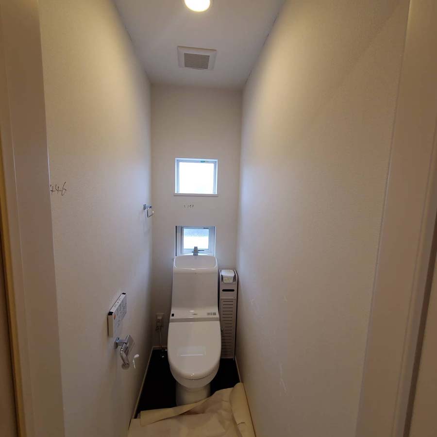 デザインクロスに張替え、トイレコーディネート