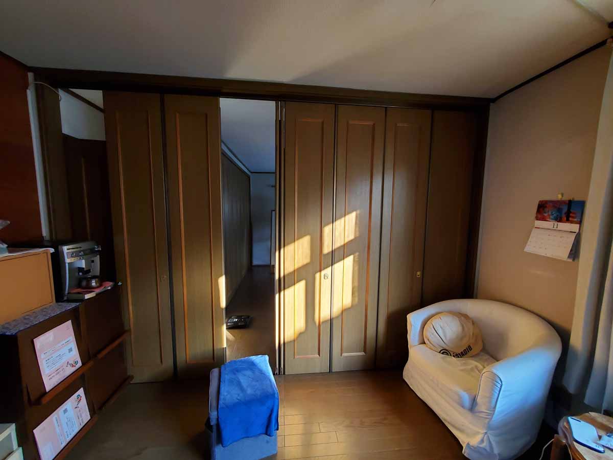 稼働間仕切りを引き分け戸に変更