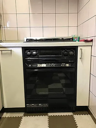 拭きこぼれ防止機能搭載コンロで安全性に配慮
