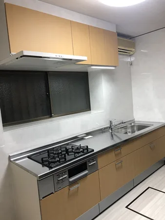 土台から床を作り直し・安全に歩けるキッチンへ
