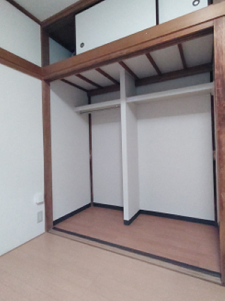 和室を洋風にして収納も使い易く