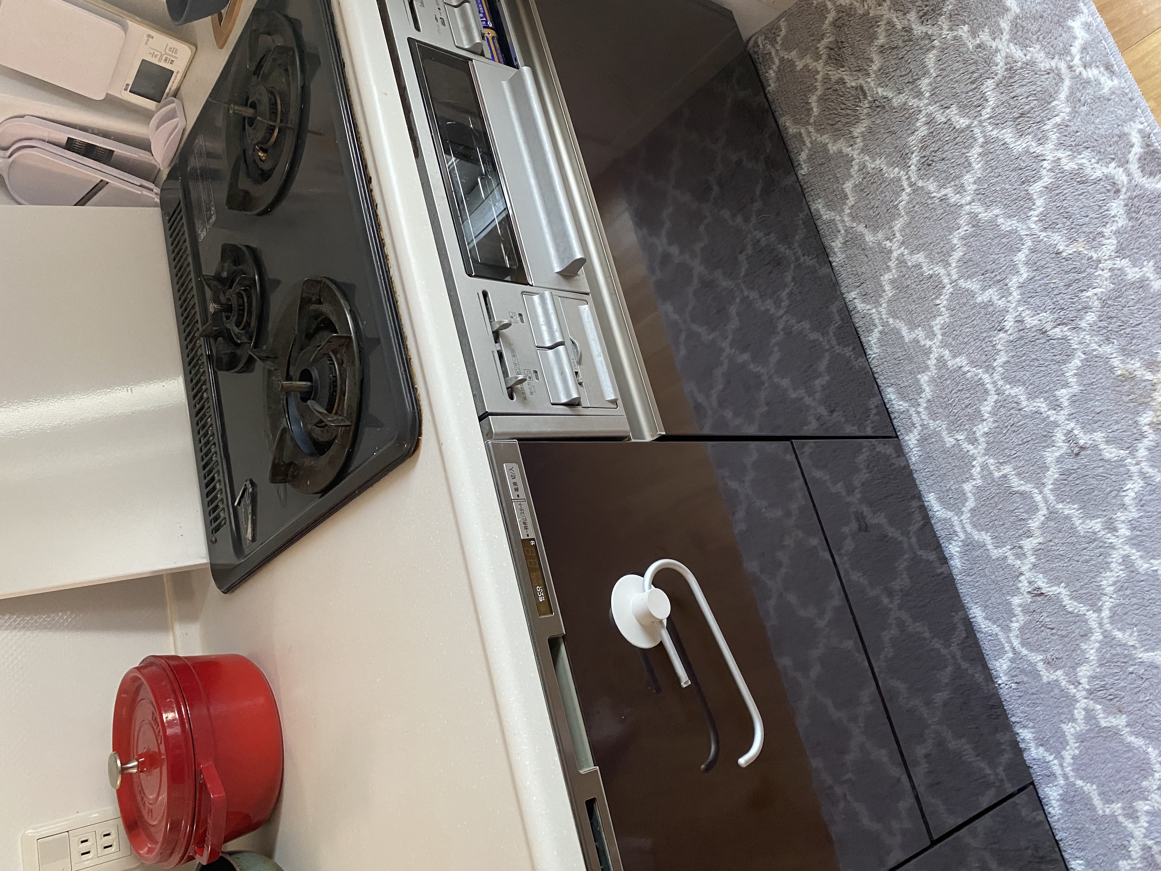 新しい食洗機とコンロで快適なキッチンに。