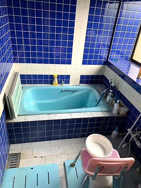 寒くてお掃除が大変な浴室を暖かくお手入れしやすく