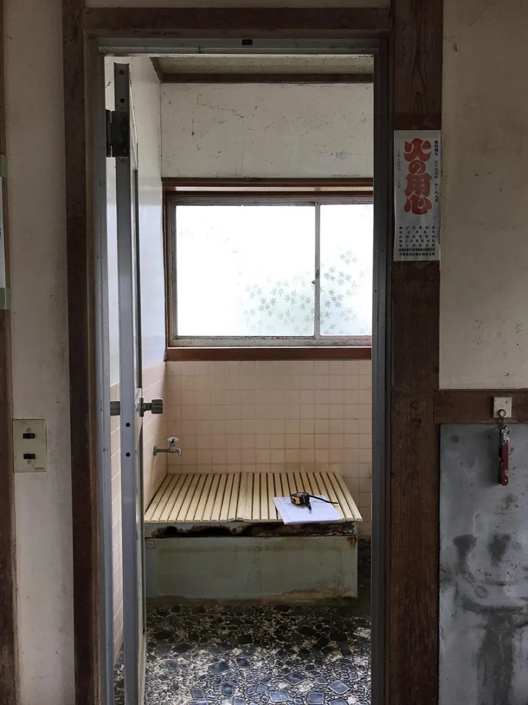 断熱材入りの浴室で外気の影響を受けにくく施工