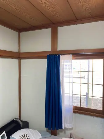 色は白で統一・木に近い色のインプラスで自然な風合い
