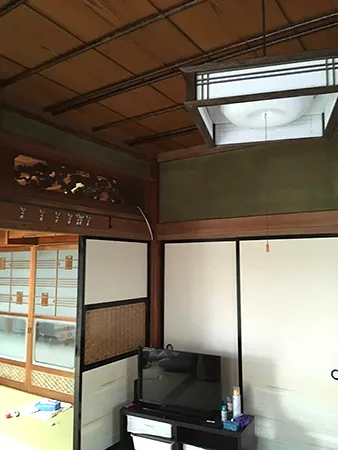 暗い雰囲気を明るい色塗り直しで払拭