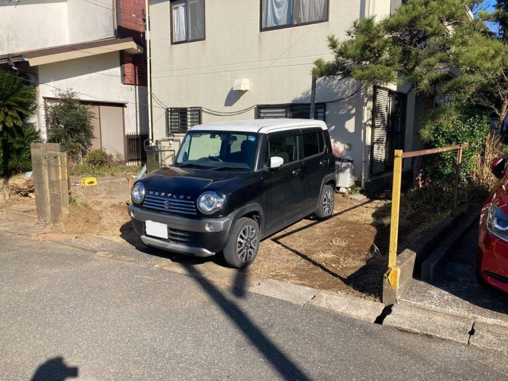 土間コンクリートで水はけ◎の駐車場所