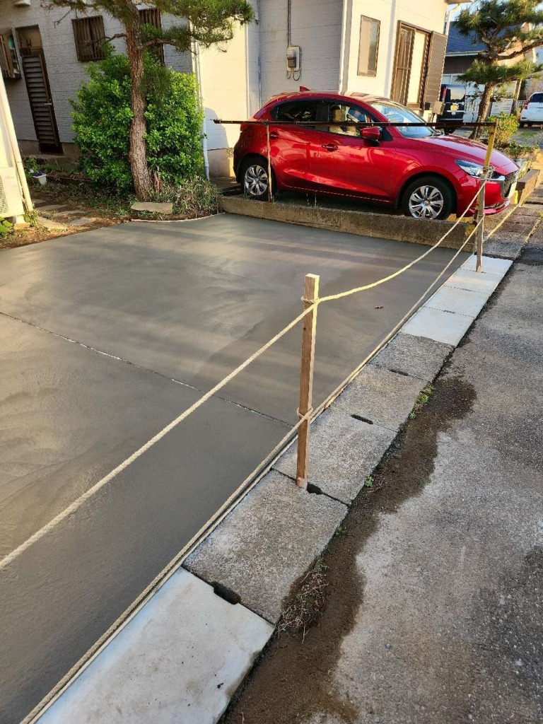 土間コンクリートで水はけ◎の駐車場所