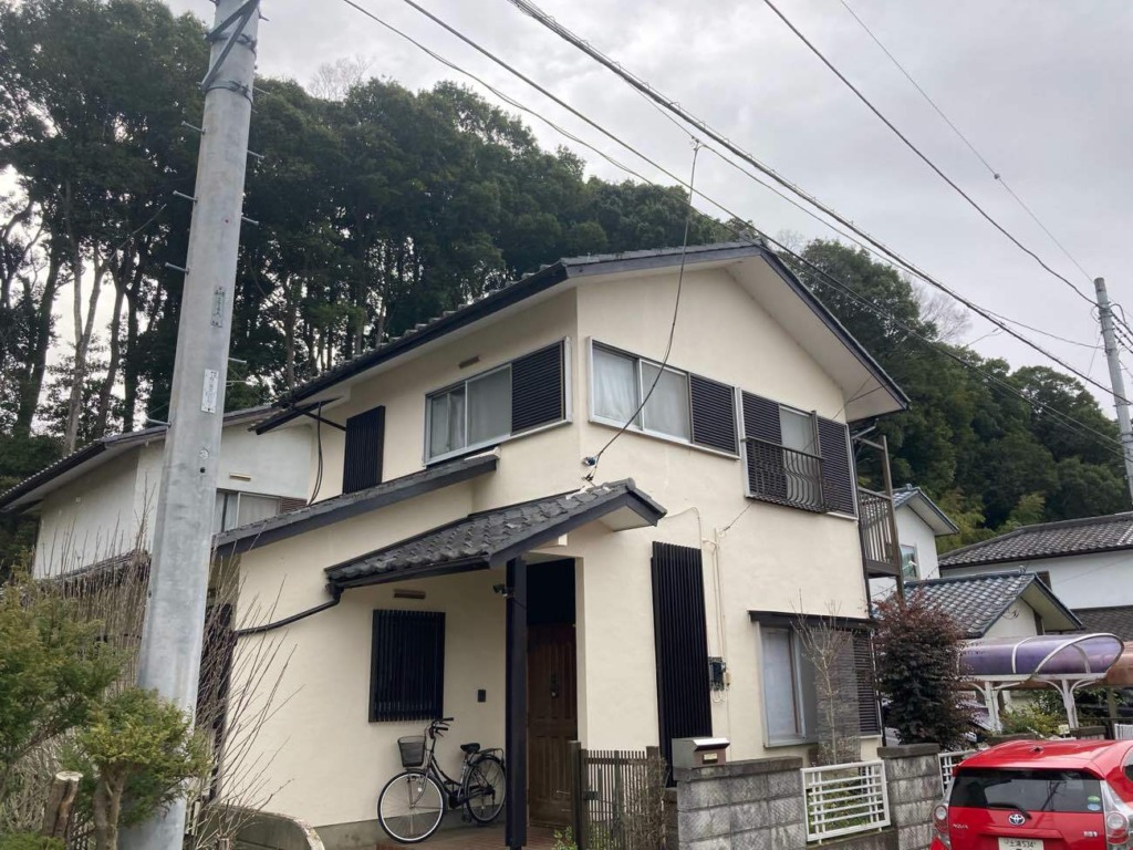 地震対策で軽量の鋼板の屋根に葺き替え