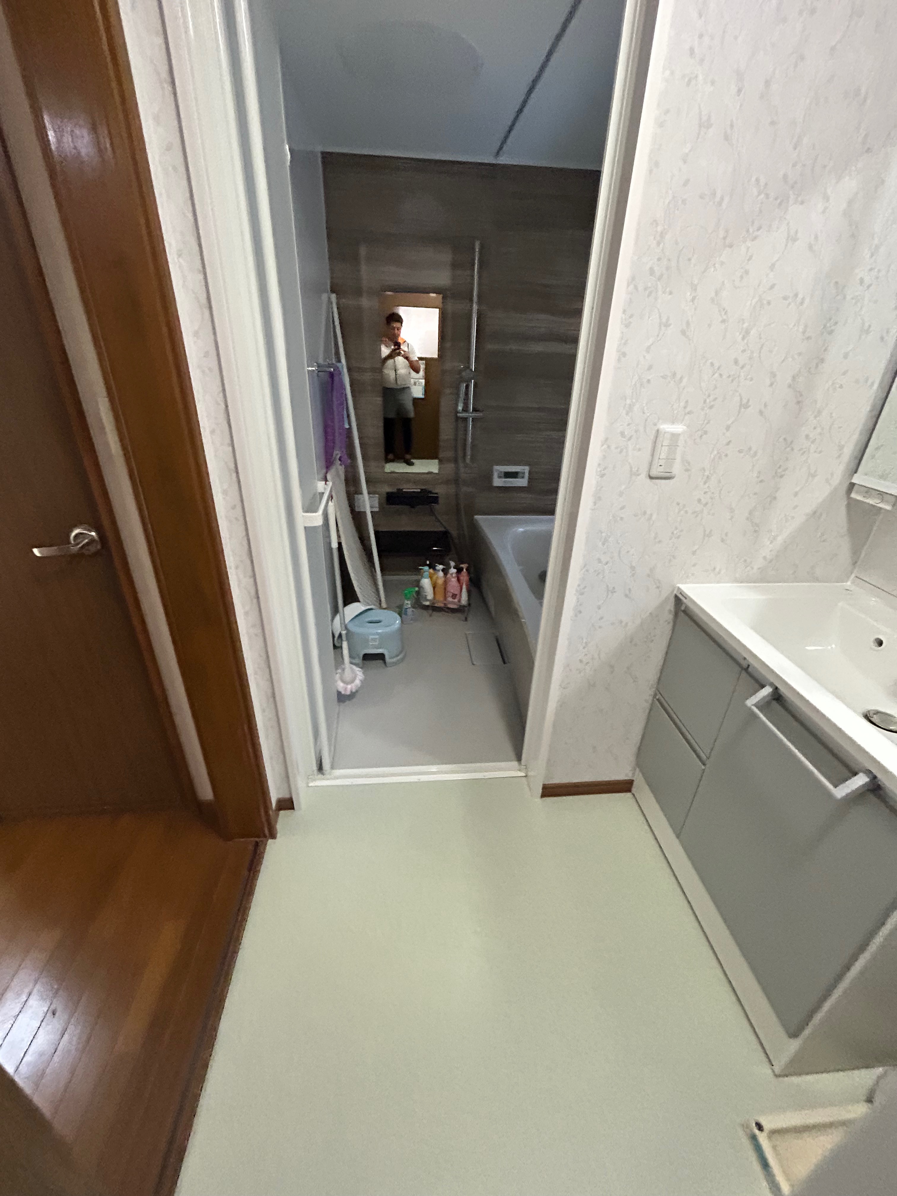 ひんやりと肌寒い空間から、ぽかぽかの暖かい空間へ