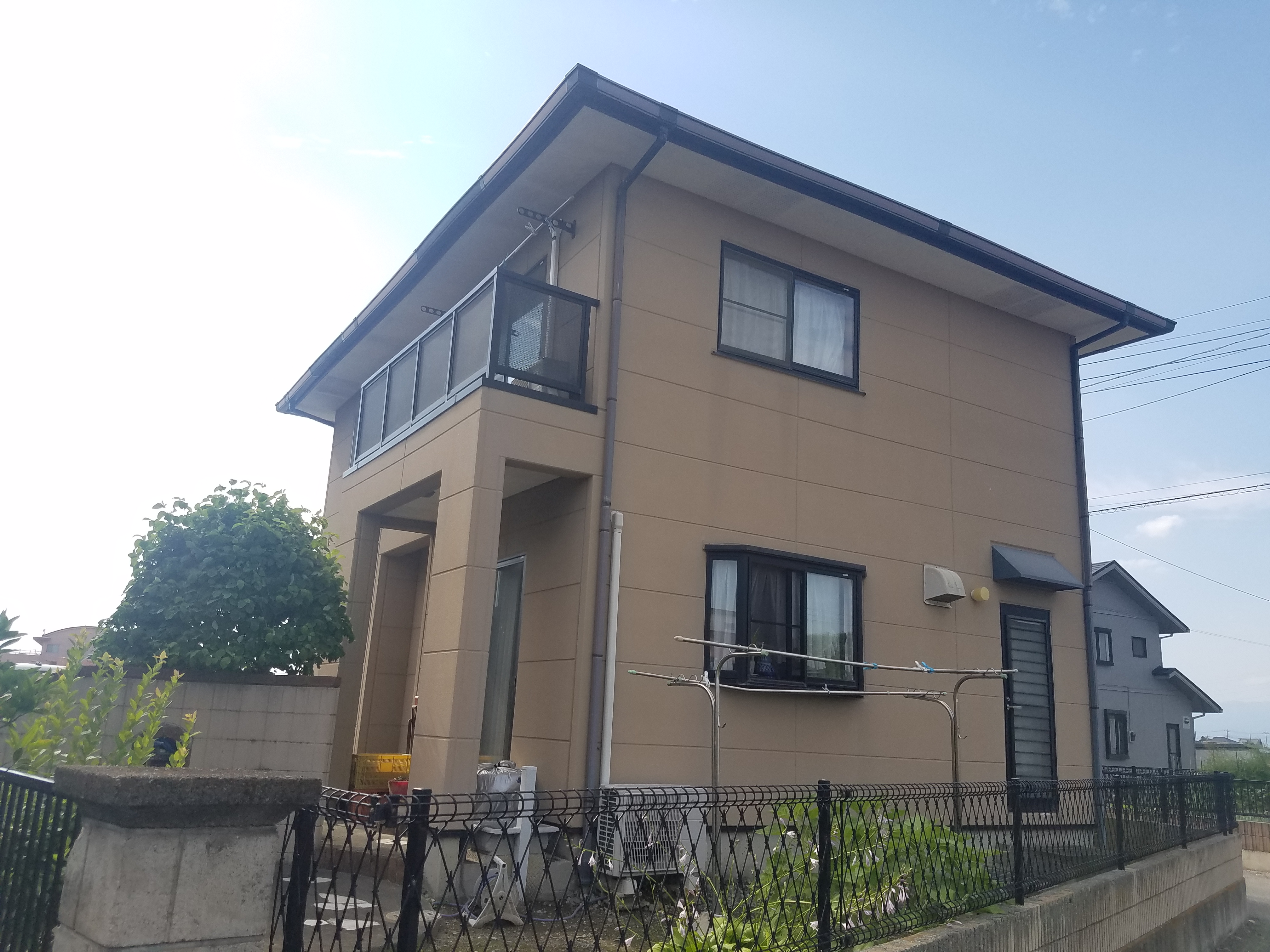 アクセントカラーで素敵な塗り替え　屋根塗装・外壁塗装