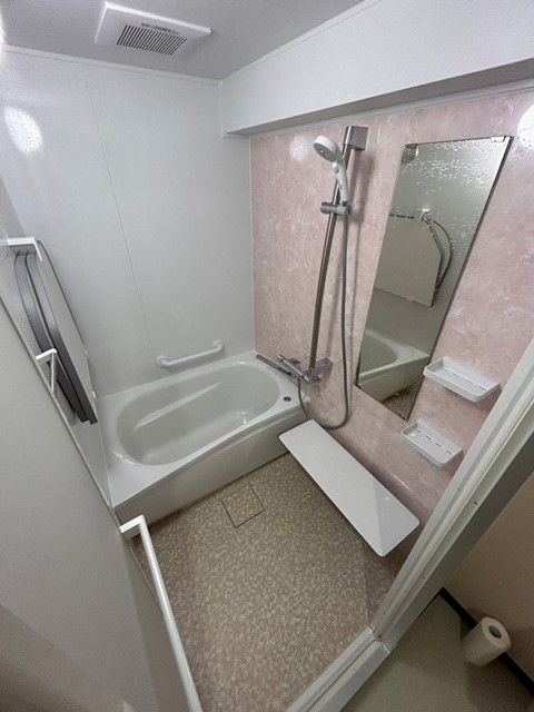 ユニットバスとトイレの同時工事＋レンジフード