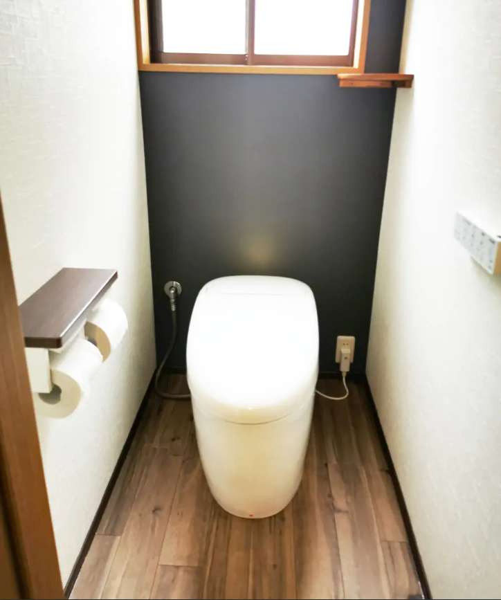 トイレリフォーム～スッキリおしゃれなタンクレストイレへ