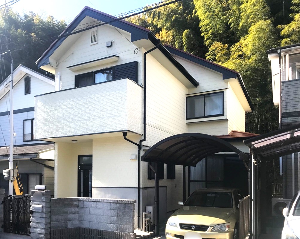 クリーム色の外壁で家のイメージが明るく！