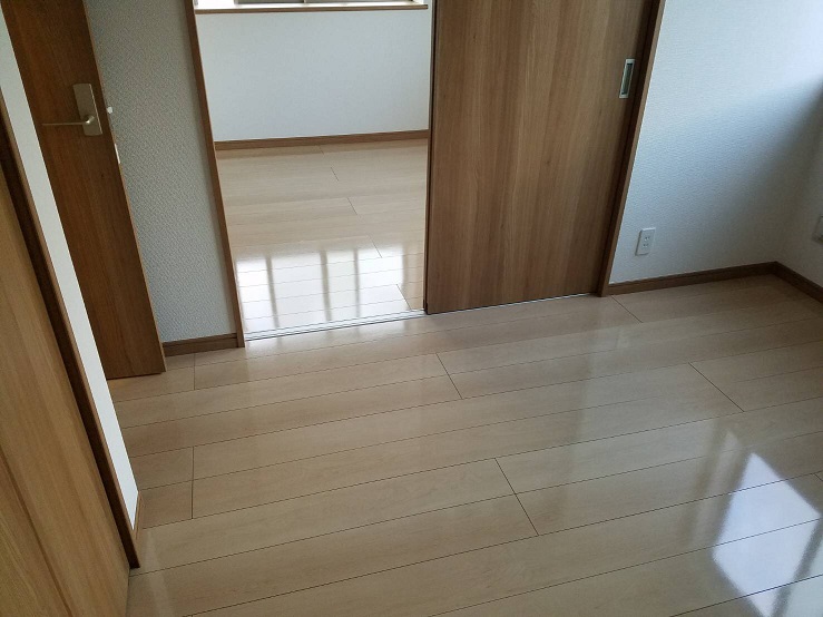 床のフロアコーティング施工♪