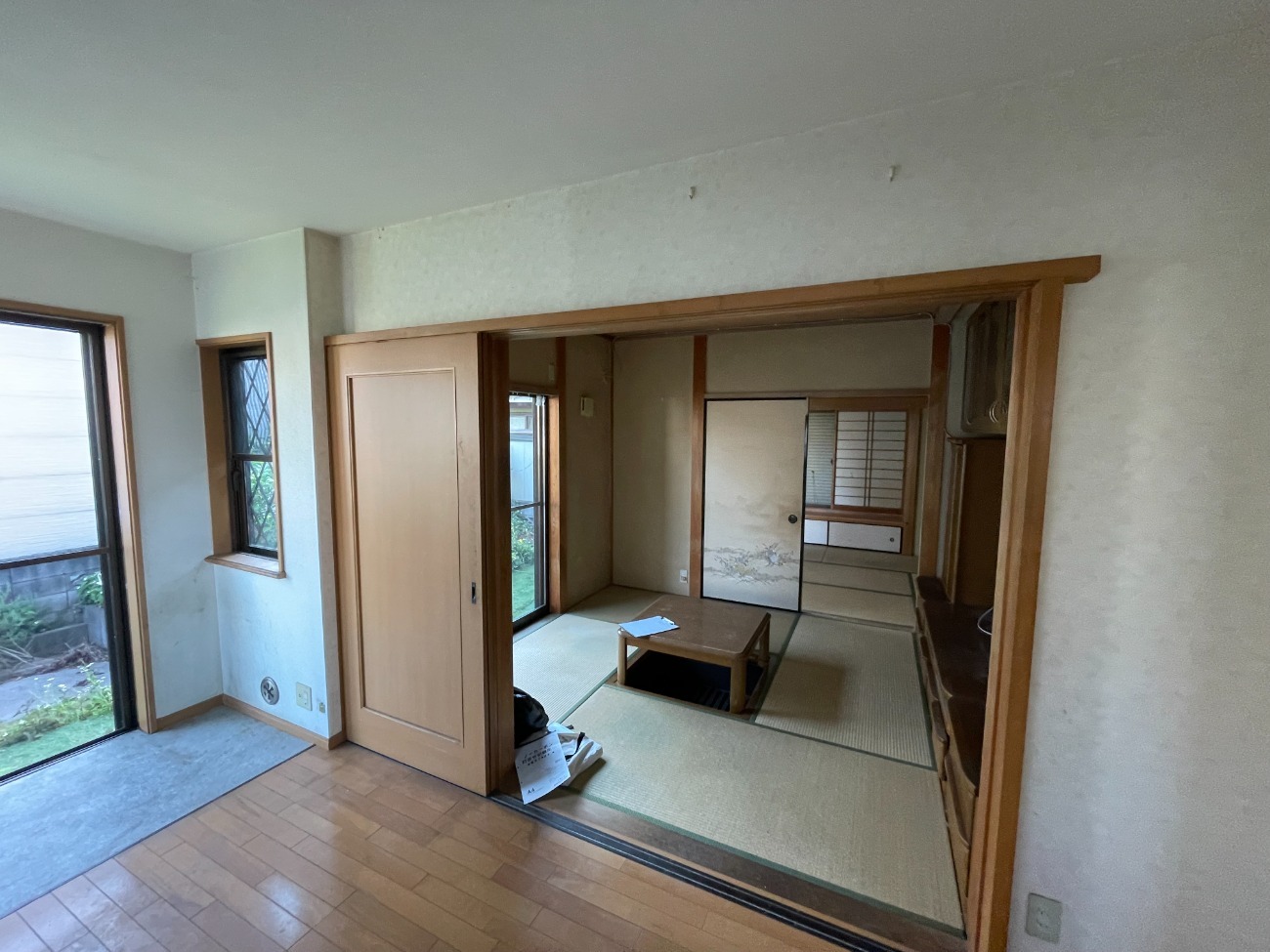 光と影が美しく映えるナチュラルモダンな住まい