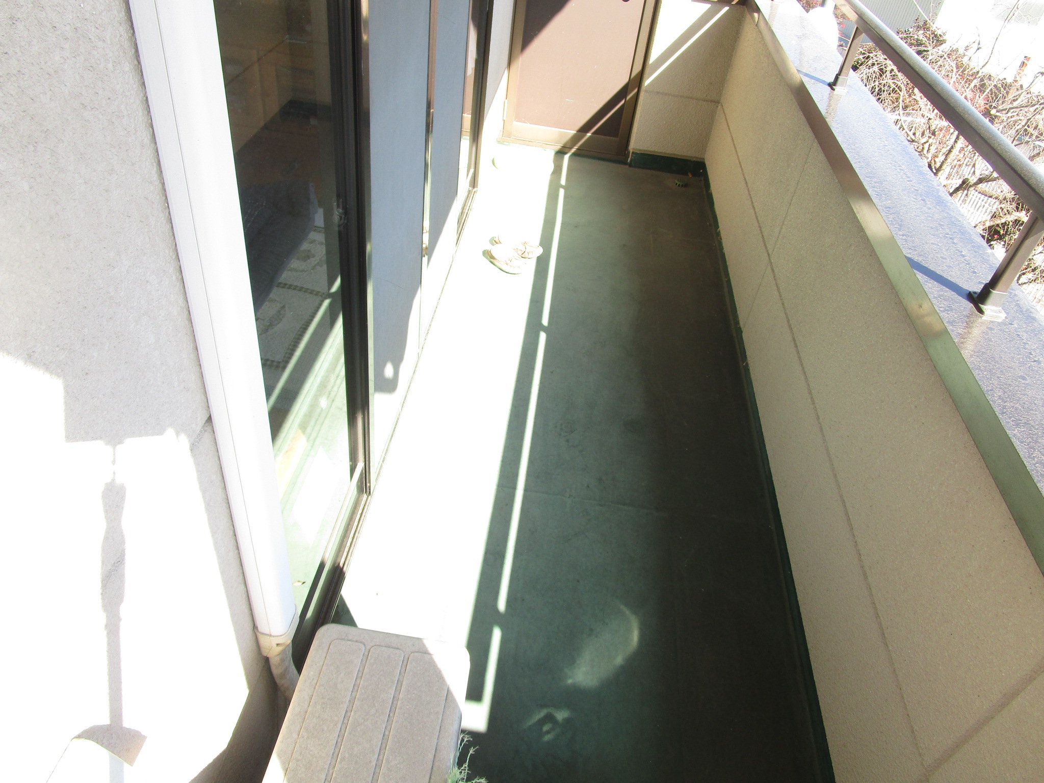 外壁塗装と雪止め瓦の設置