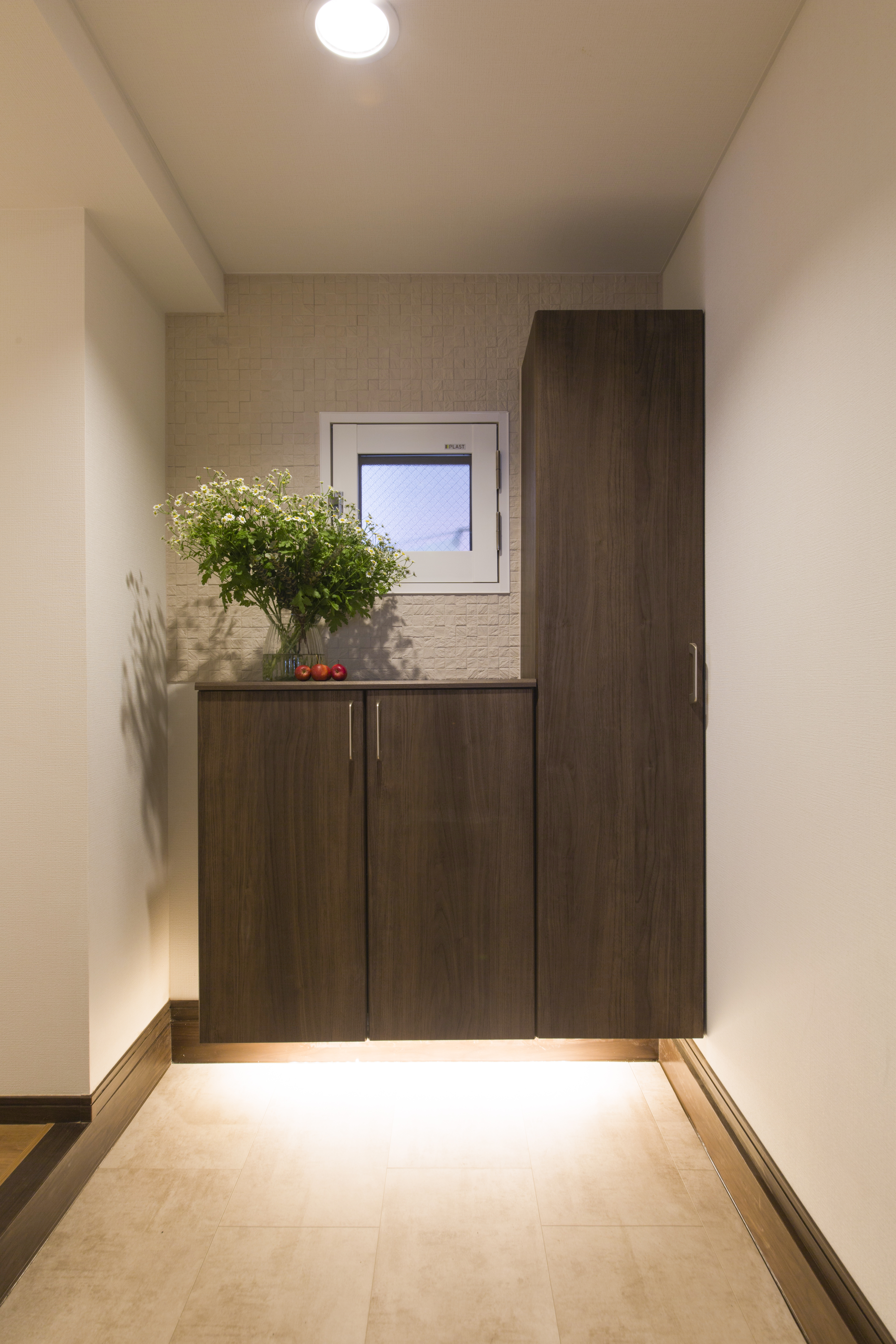 木の質感に包まれるマンションリノベ