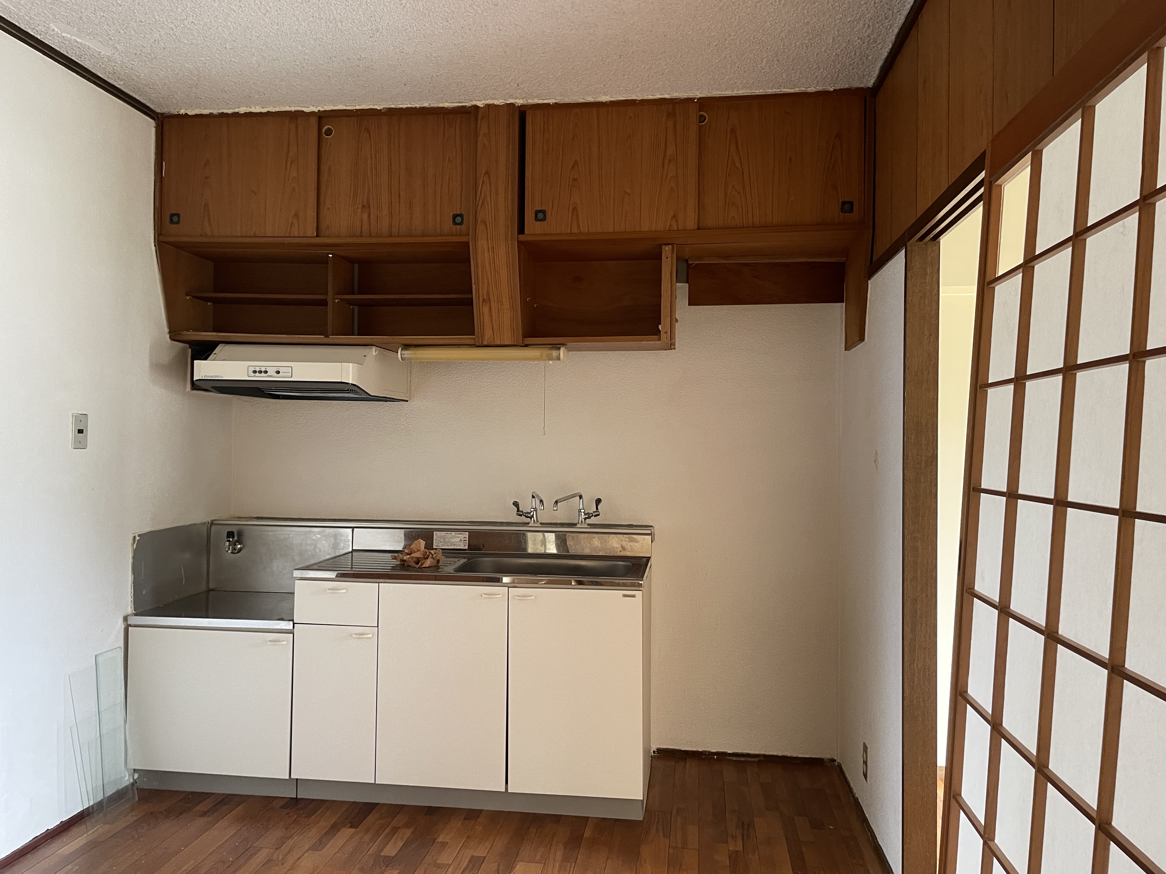 ローコストで西海岸風にデザインリフォーム！！