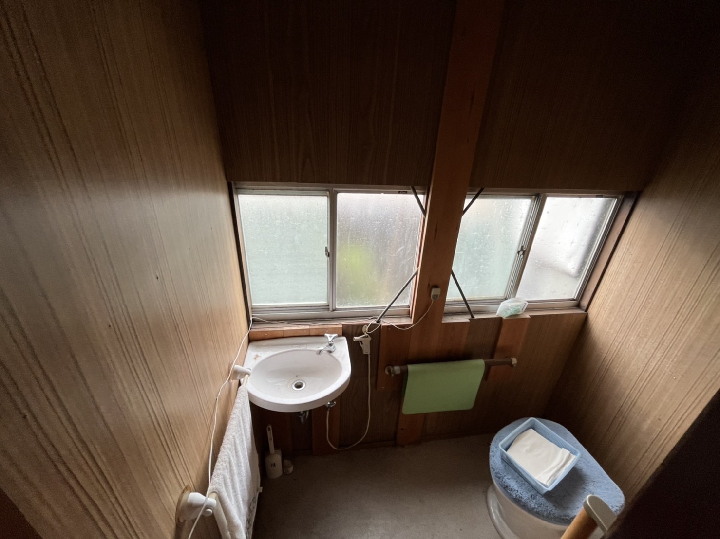トイレリフォーム・床、壁クロス張替工事