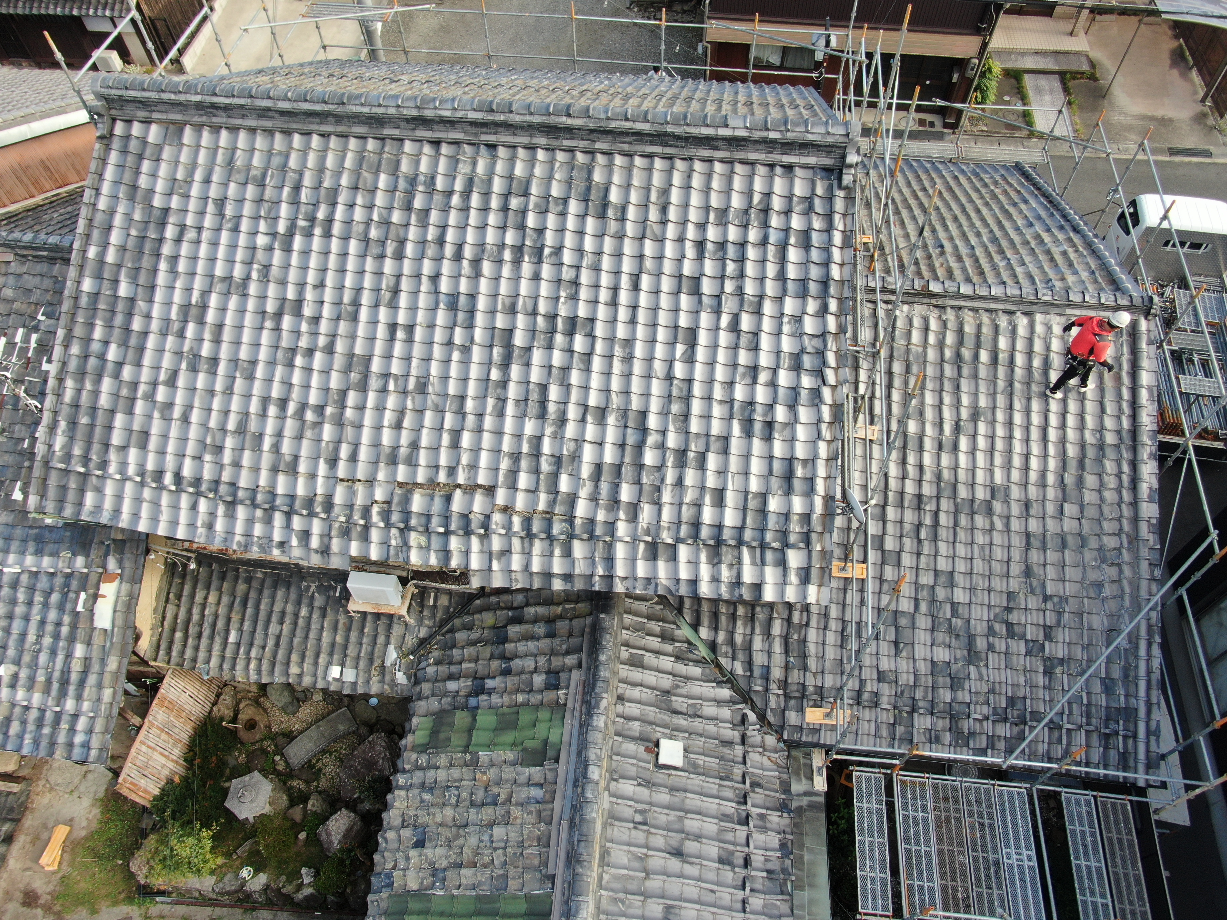 【総面積400㎡】屋根葺き替えリフォーム