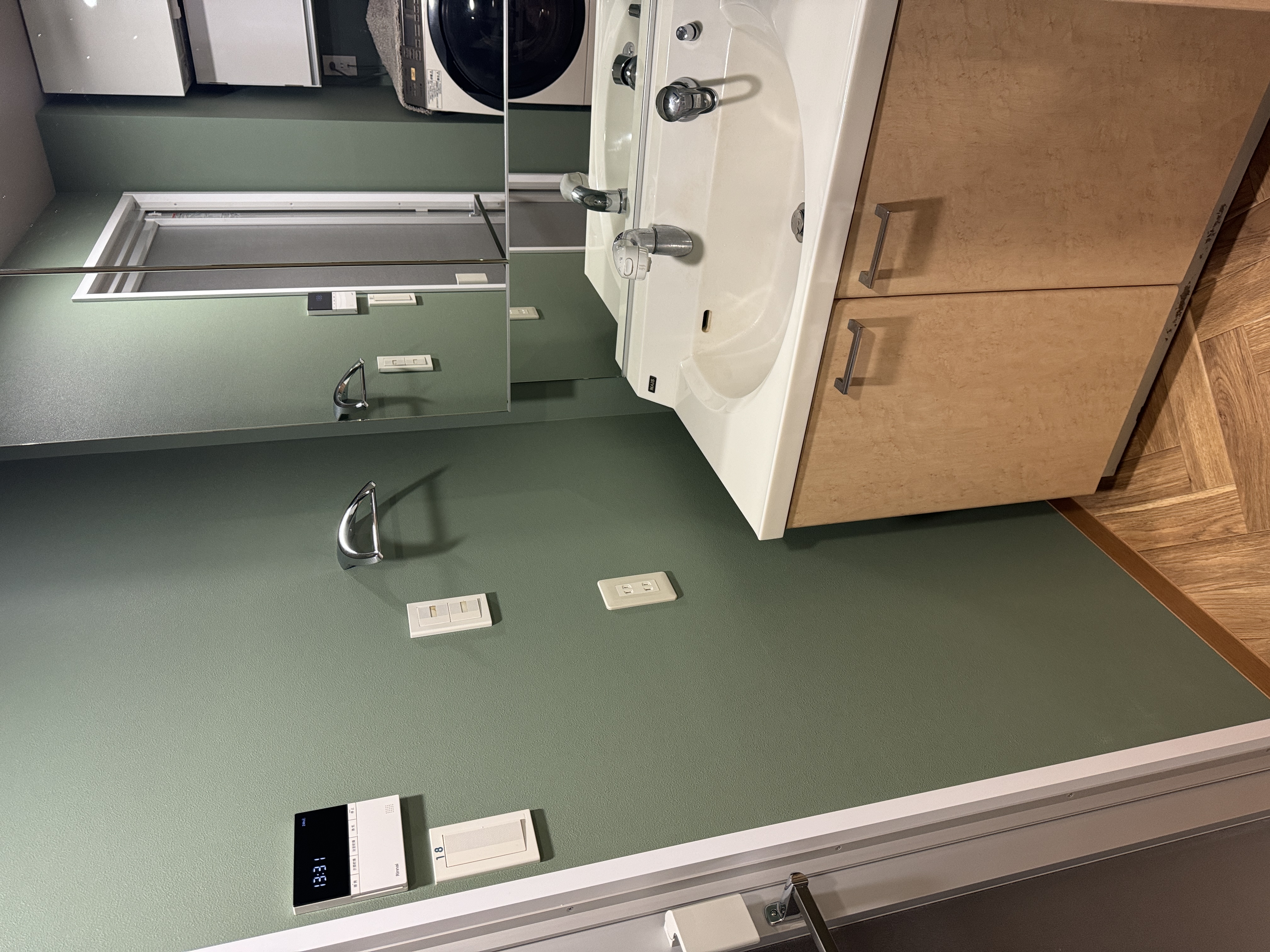 壁紙天井床のリニューアル