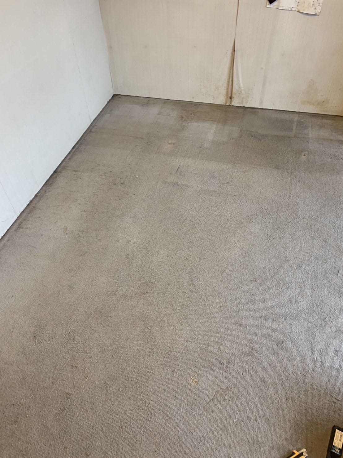 倉庫部屋を爽やかな洋室にリフォーム