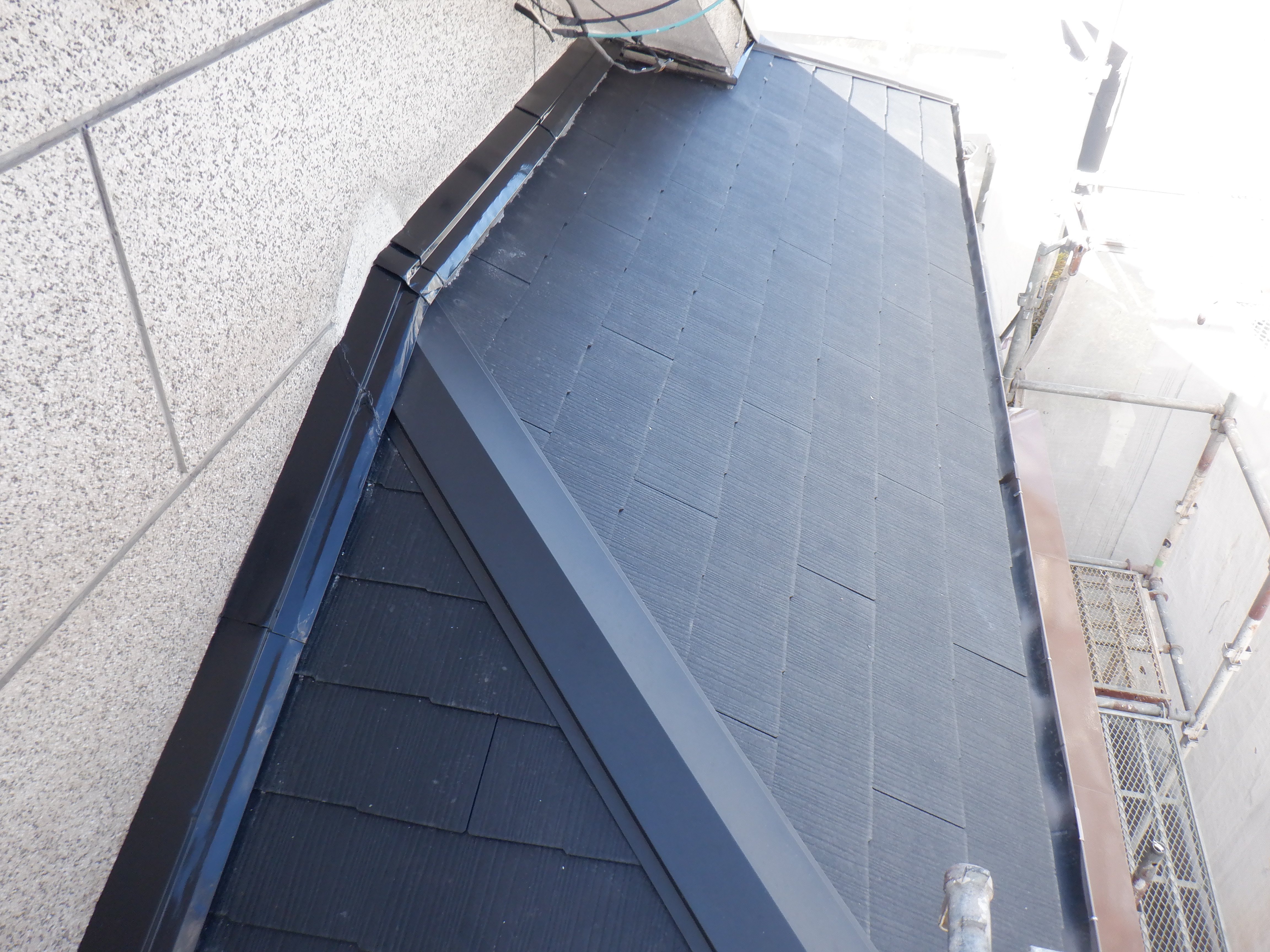 セメント瓦からのコロニアル屋根への葺き替え工事