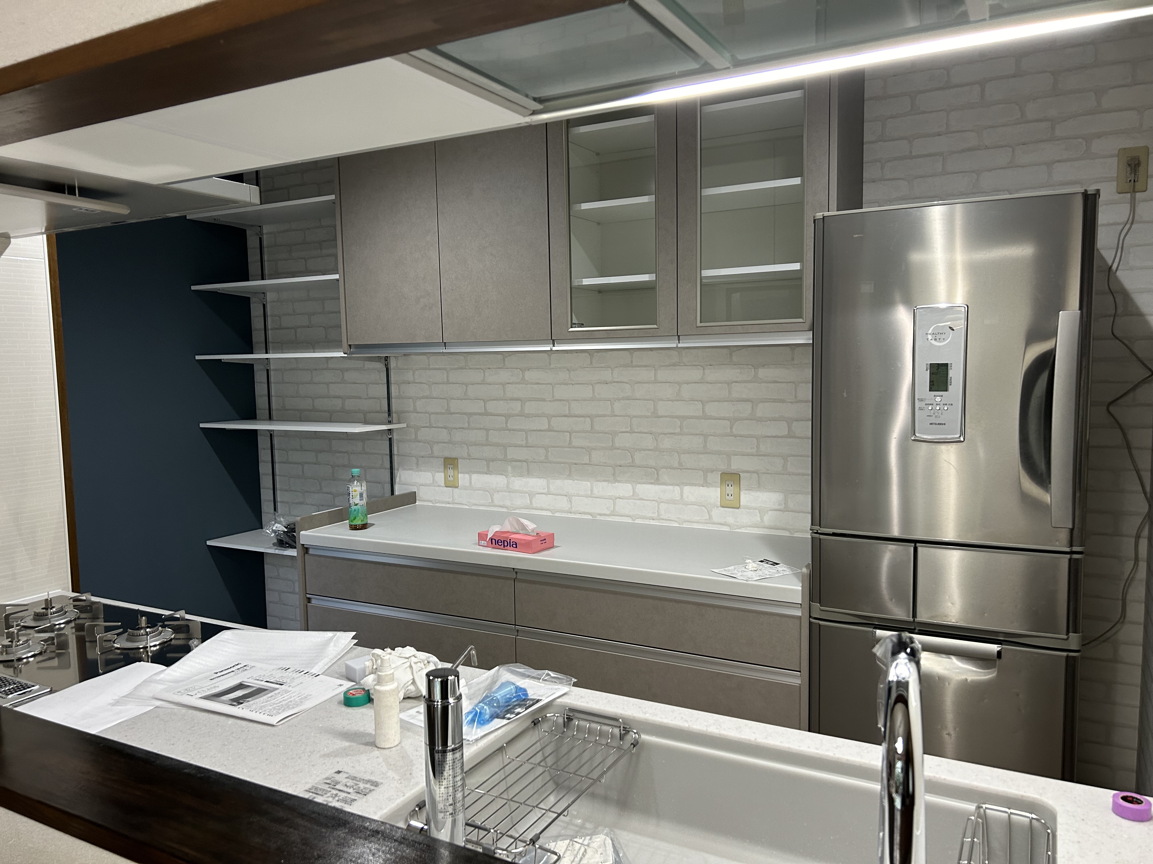 完成、ダイニングテーブルから撮影