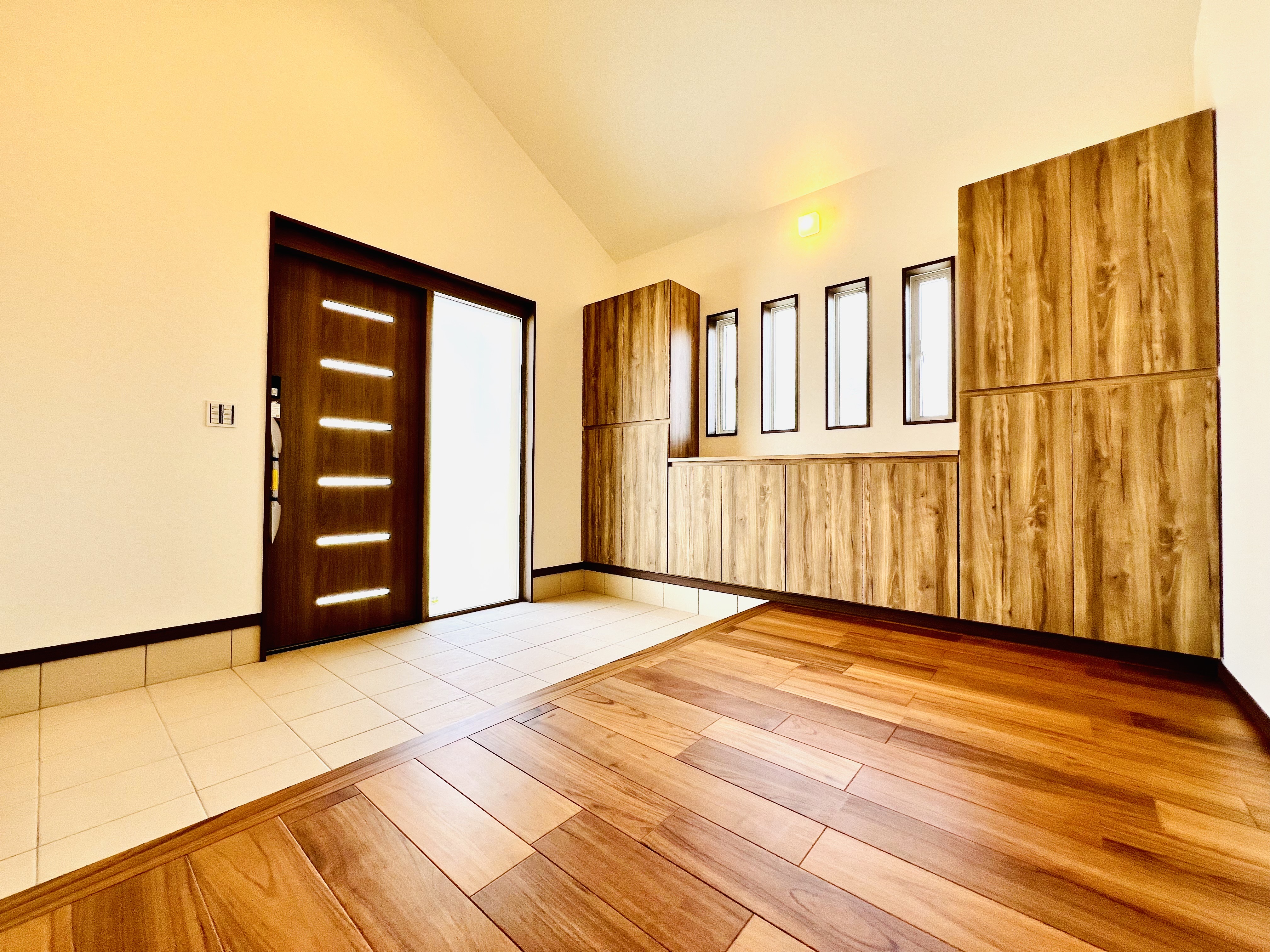 ���Z�܂�����X�܂܂ŕ��L������̃��t�H�[�����т�����܂��B