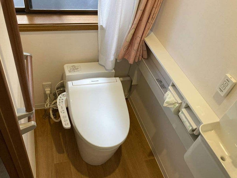 2階のデッドスペースを活用して寝室脇にトイレを設置