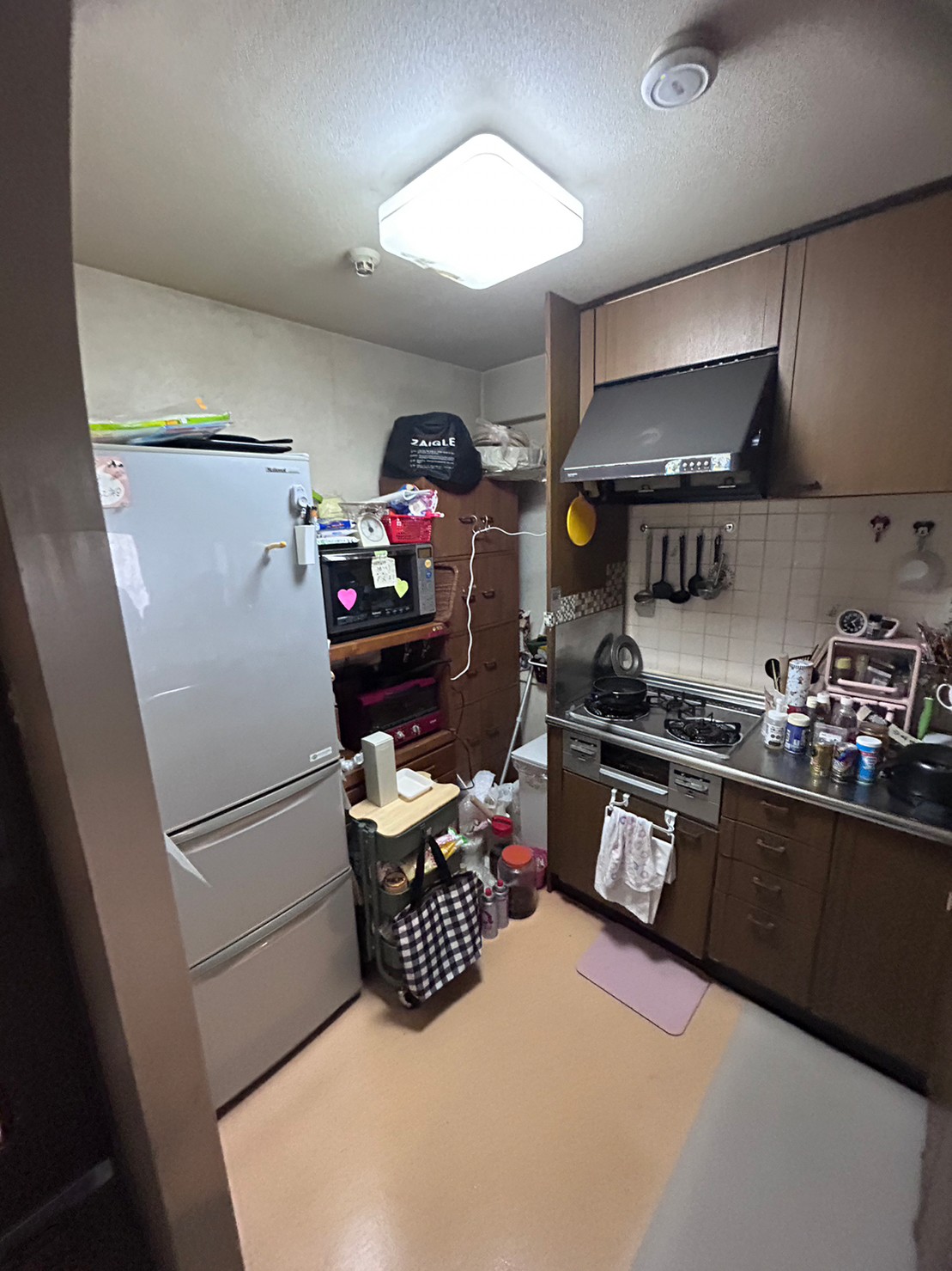 木目調のL字型キッチン