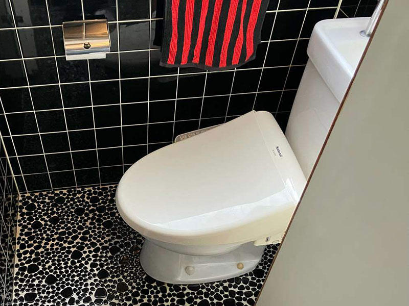 節水型の便利なトイレに