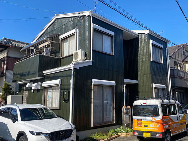 シックな雰囲気の外観に！