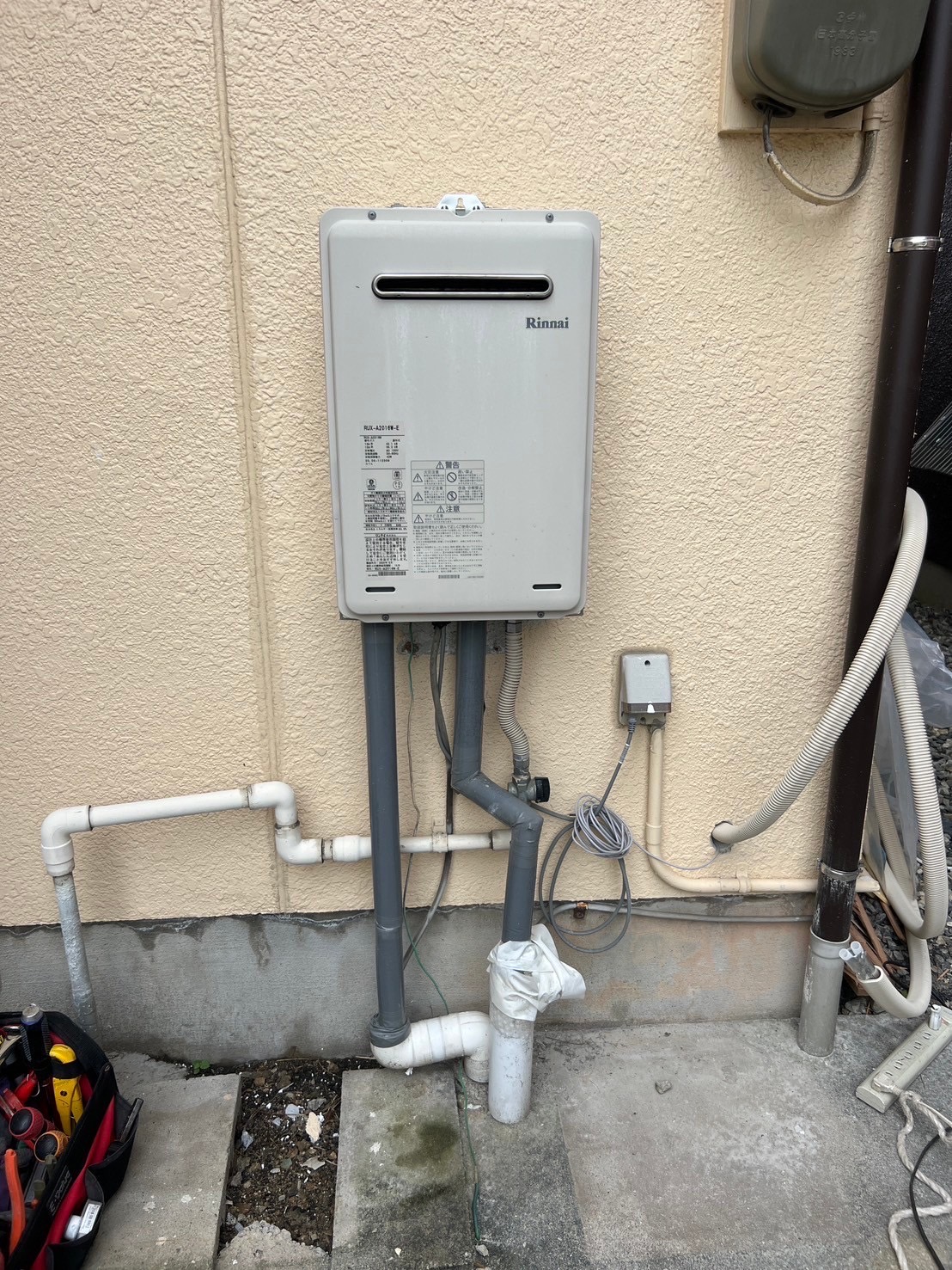 お湯のみの給湯器からおいだき付きのエコジョーズへ交換