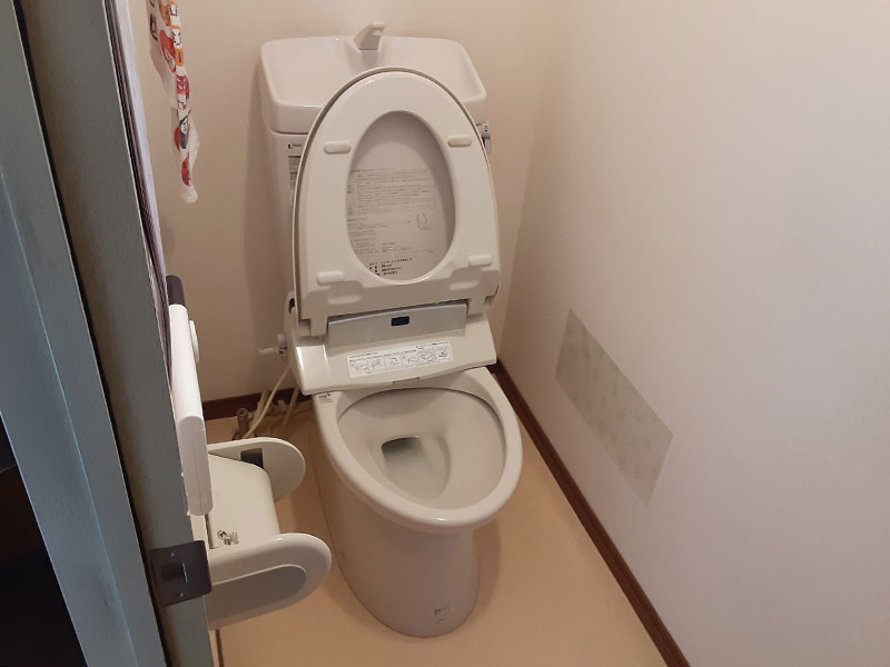 水漏れトイレをスピード交換解決！