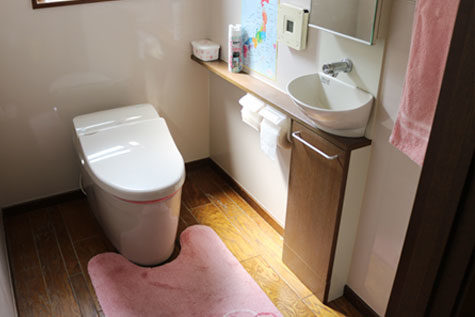 トイレと手洗いカウンターを総入れ替え