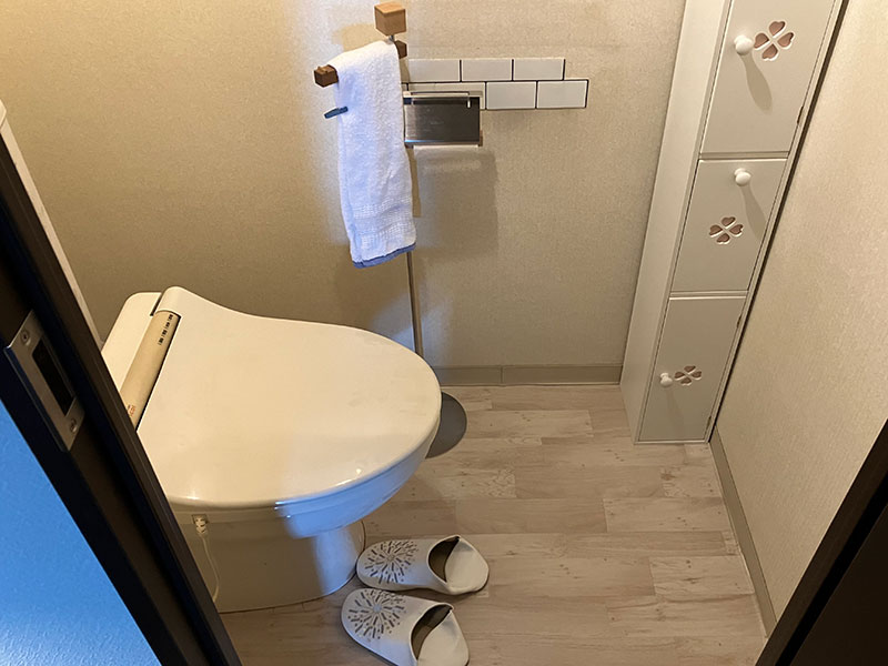 アクセントクロスで明るく華やかに