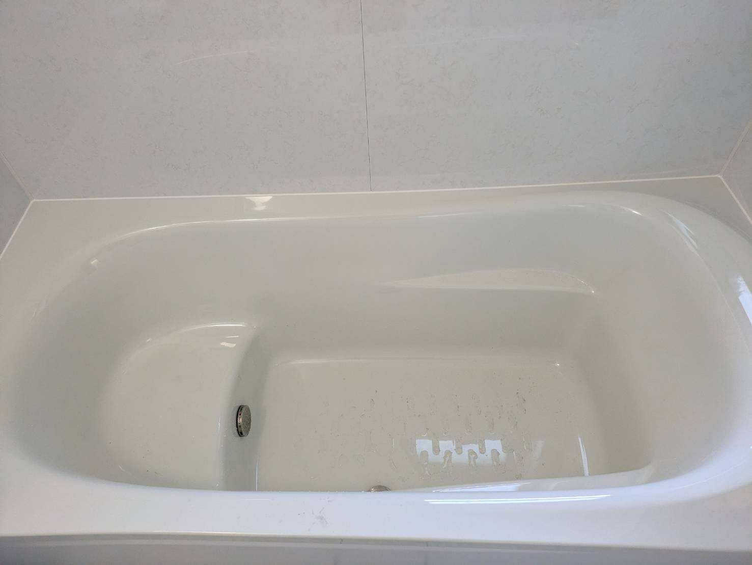 戸建ての大きな浴室