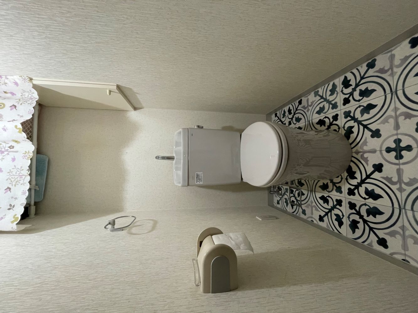 床がアクセント　トイレリフォーム