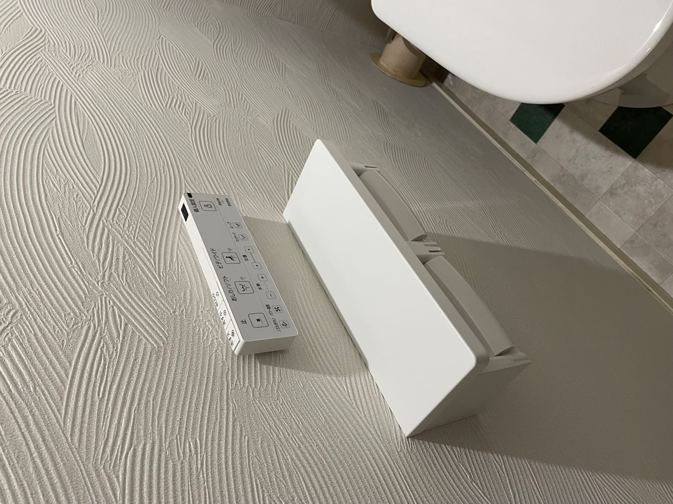 壁紙が鮮やか！トイレリフォーム