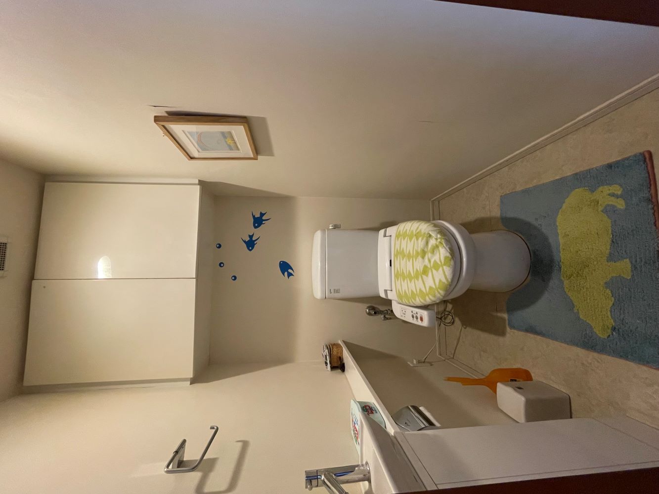 ブルーのアクセントが鮮やか！トイレリフォーム