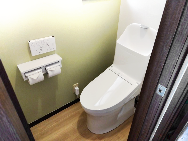 1階と2階のトイレを同時リフォーム！掃除しやすいトイレへ。