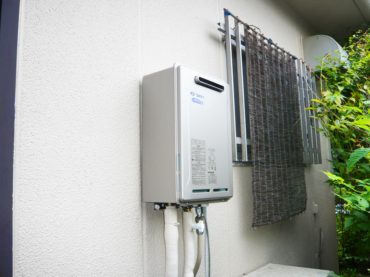 設置から10年経過した古い給湯器を新しい給湯器へ交換！