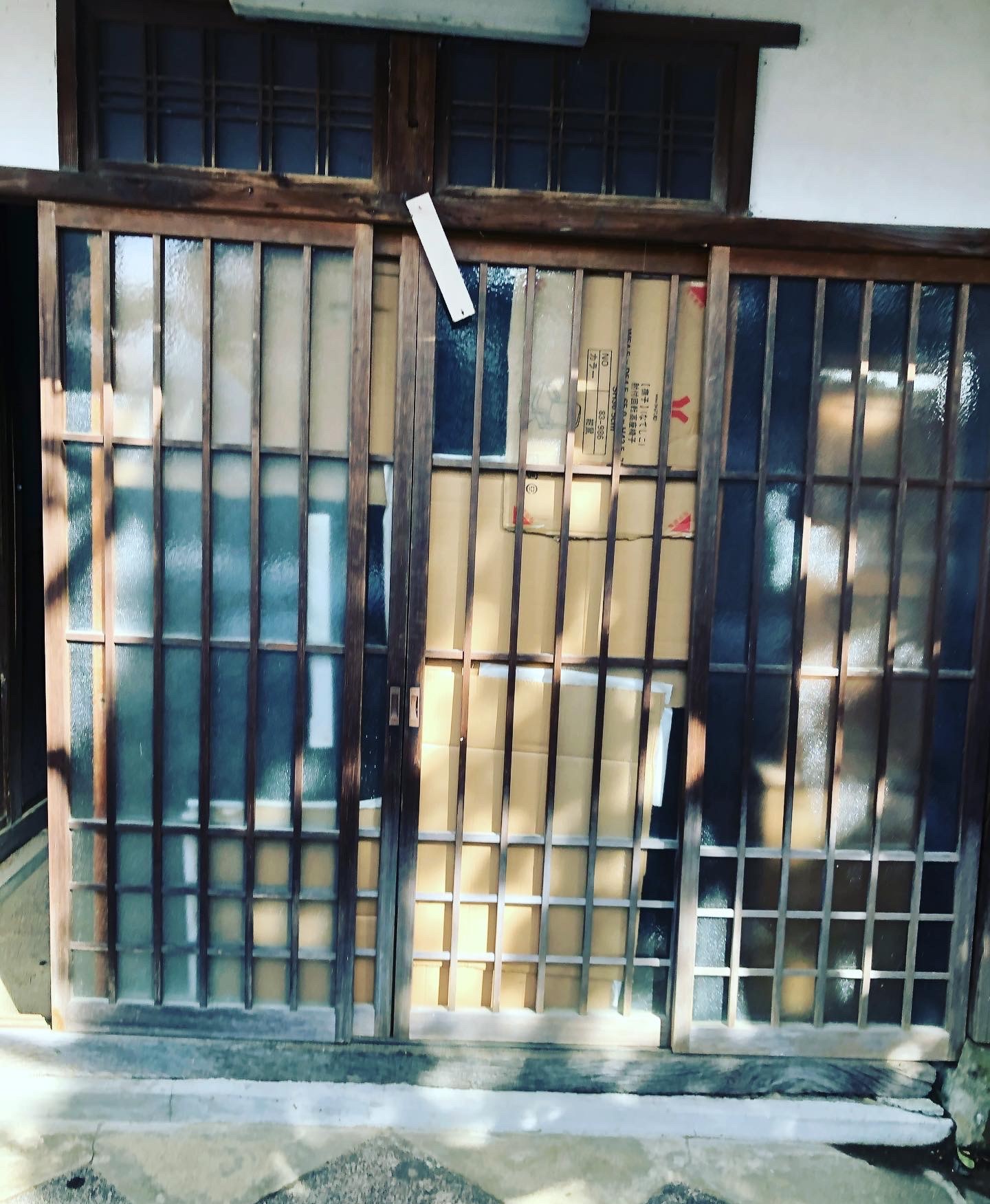 壊れた玄関回収工事