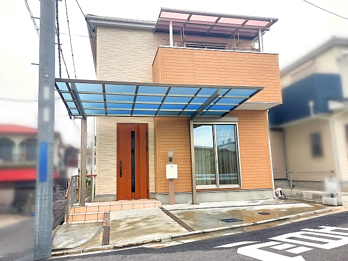 玄関ドアや掃出し窓を考慮したカーポート設置