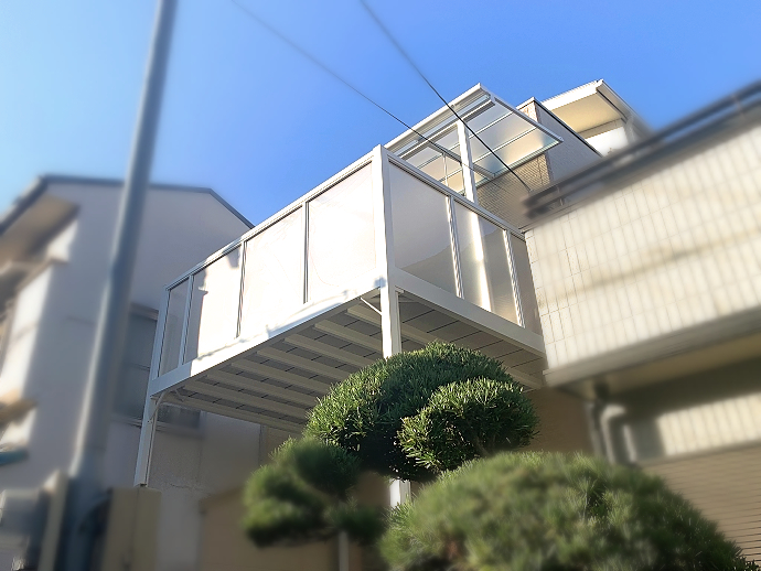 駐車場屋根にもなる後付けベランダ、バルコニー