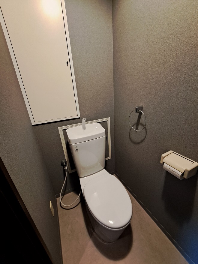 LIXIL製：アメージュ便器（トイレリフォーム）