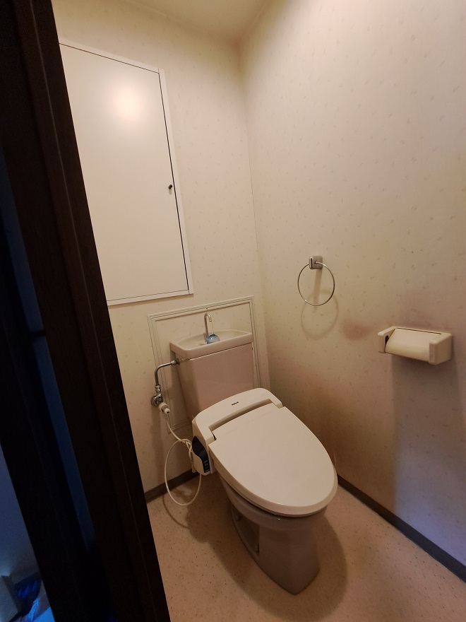 LIXIL製：アメージュ便器（トイレリフォーム）
